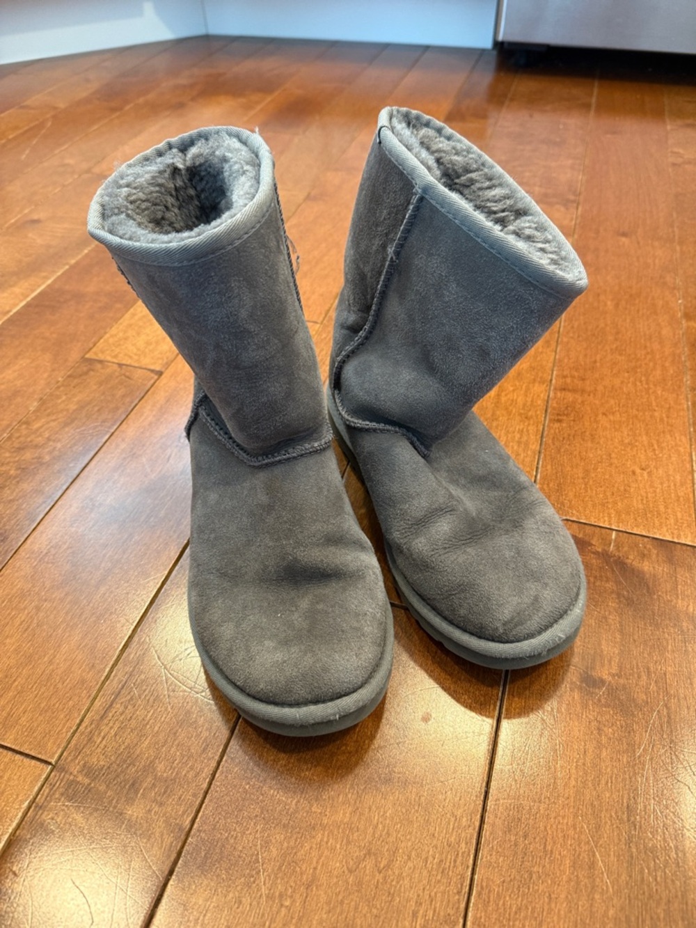 UGG Gray Suede Classic Boot (KIDS size 6, typically a women’s 8)